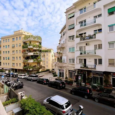 Rent In Rome Archimede Apartment